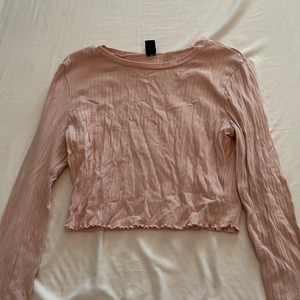 Pink long sleeve crop top